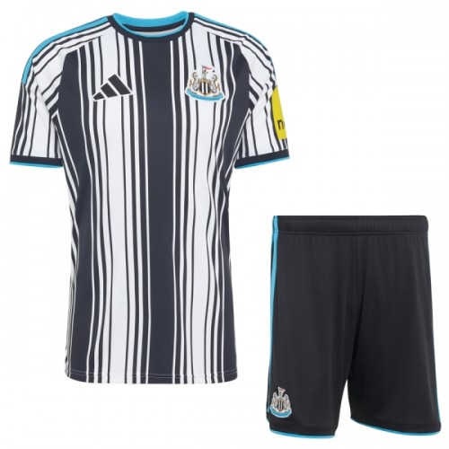 Officiële Voetbalshirt + Korte Broek Newcastle United Thuis 2026-27 - Kids Officiële Voetbalshirt + Korte Broek Newcastle United Thuis 2026-27 - Kids